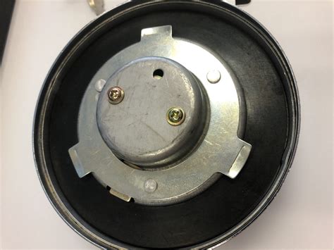 Lockable Fuel Filler Cap for Hitachi and John Deere Excavators 